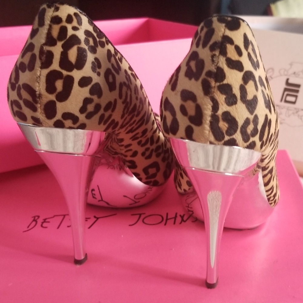 Betsey Johnson leopard pony fur heels - Picture 5 of 8
